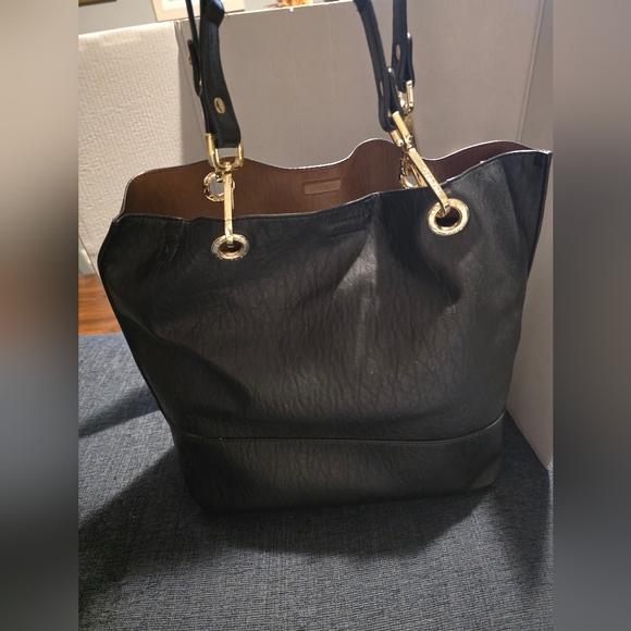 Calvin Klein Black Tote Bag And Wristlet - Picture 1 of 5